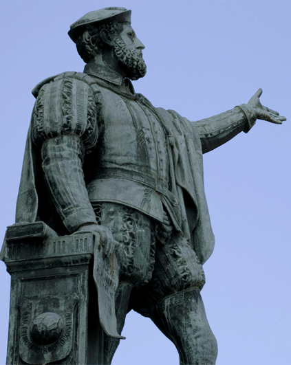 Estatua de Juan Sebastian Elcano.
